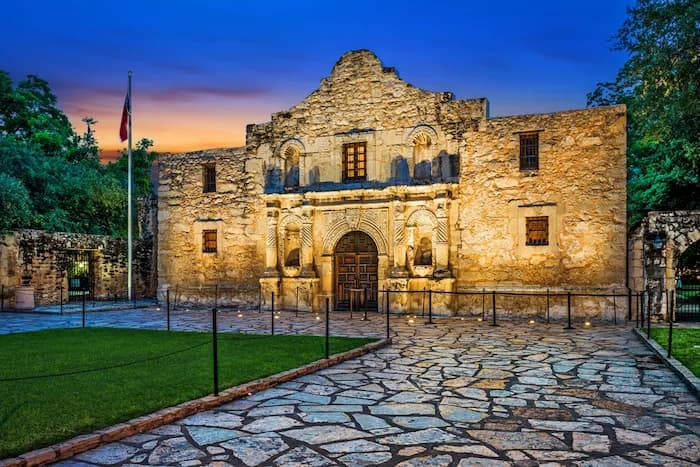 The Alamo in San Antonio, Texas. Start your food truck business in San Antonio, TX!