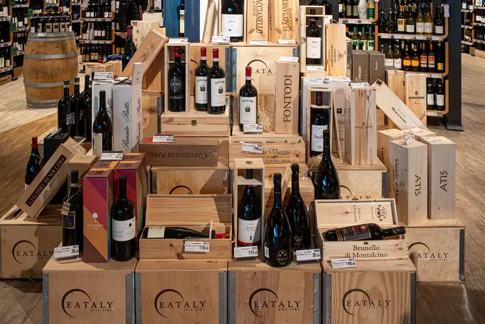 El vino italiano sigue siendo un artículo de ventas popular en las ubicaciones de Eataly en todo el mundo.