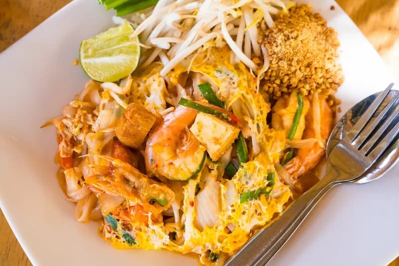 Un plato de pad thai, un plato tailandés popular. El éxito de Jitlada ofrece lecciones valiosas para los restauradores.