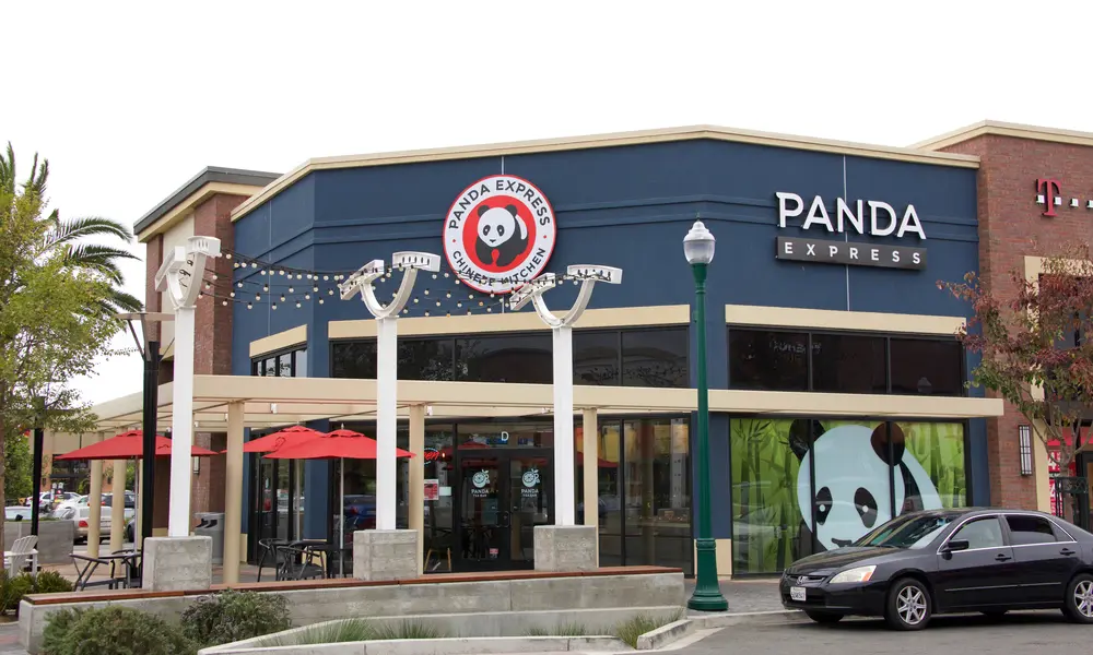 Una ubicación de restaurante Panda Express conocida por su cocina chino-estadounidense. ¿Qué podemos aprender del éxito de Panda Express?